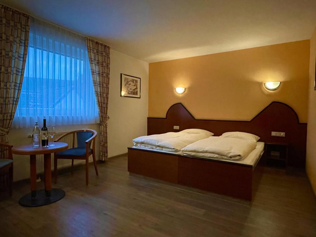 Hotel Haus Hubertus Elsdorf 外观 照片