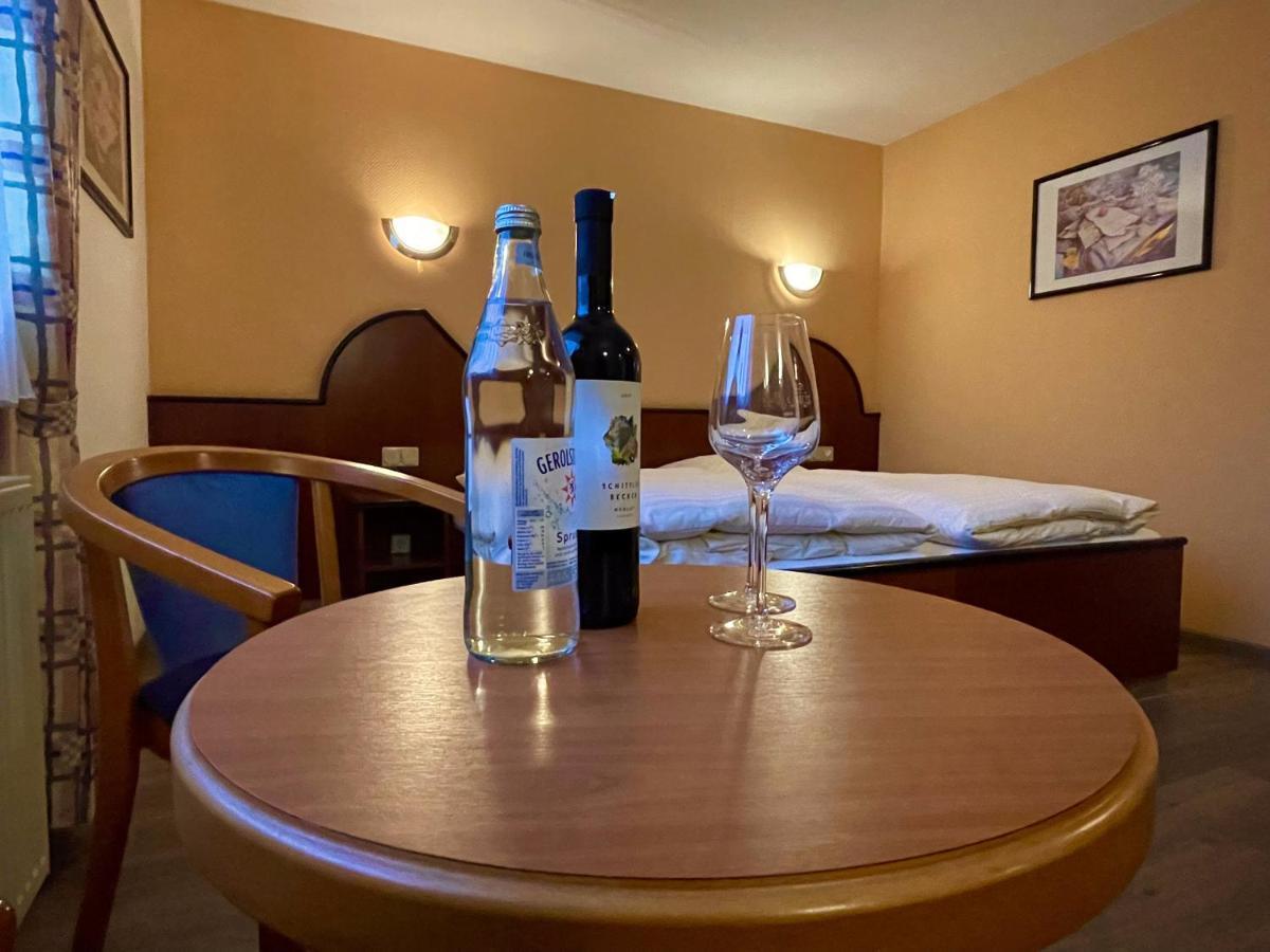 Hotel Haus Hubertus Elsdorf 外观 照片