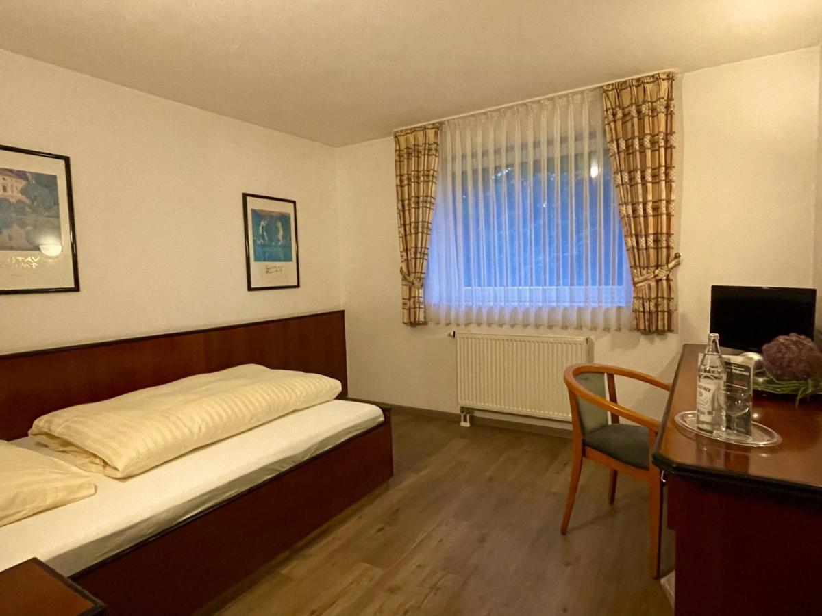Hotel Haus Hubertus Elsdorf 外观 照片