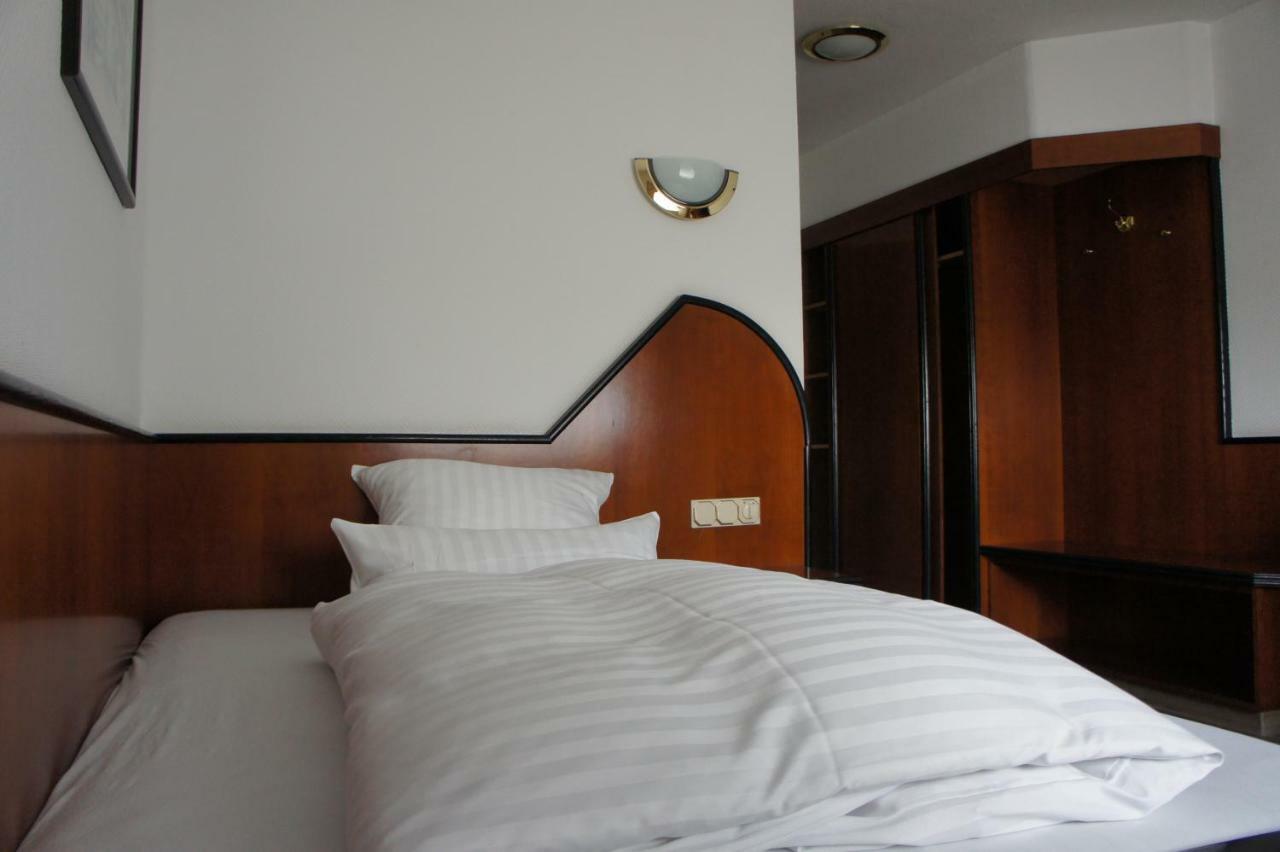 Hotel Haus Hubertus Elsdorf 外观 照片